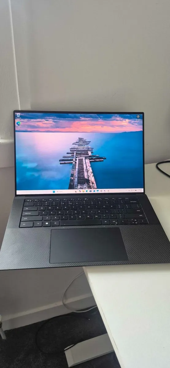 Dell Precision 5570 Workstation | i9-12900H | 32GB - Image 1