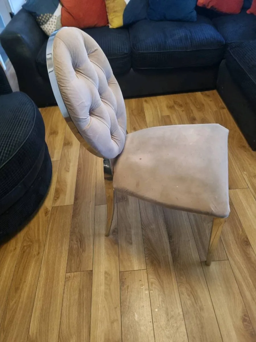 Hairdressing  chair - Image 1