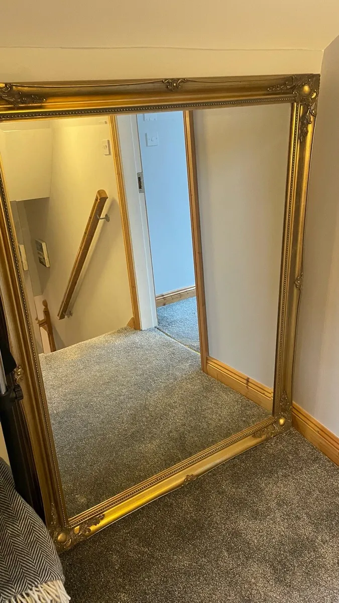 Large gold mirror - Image 2