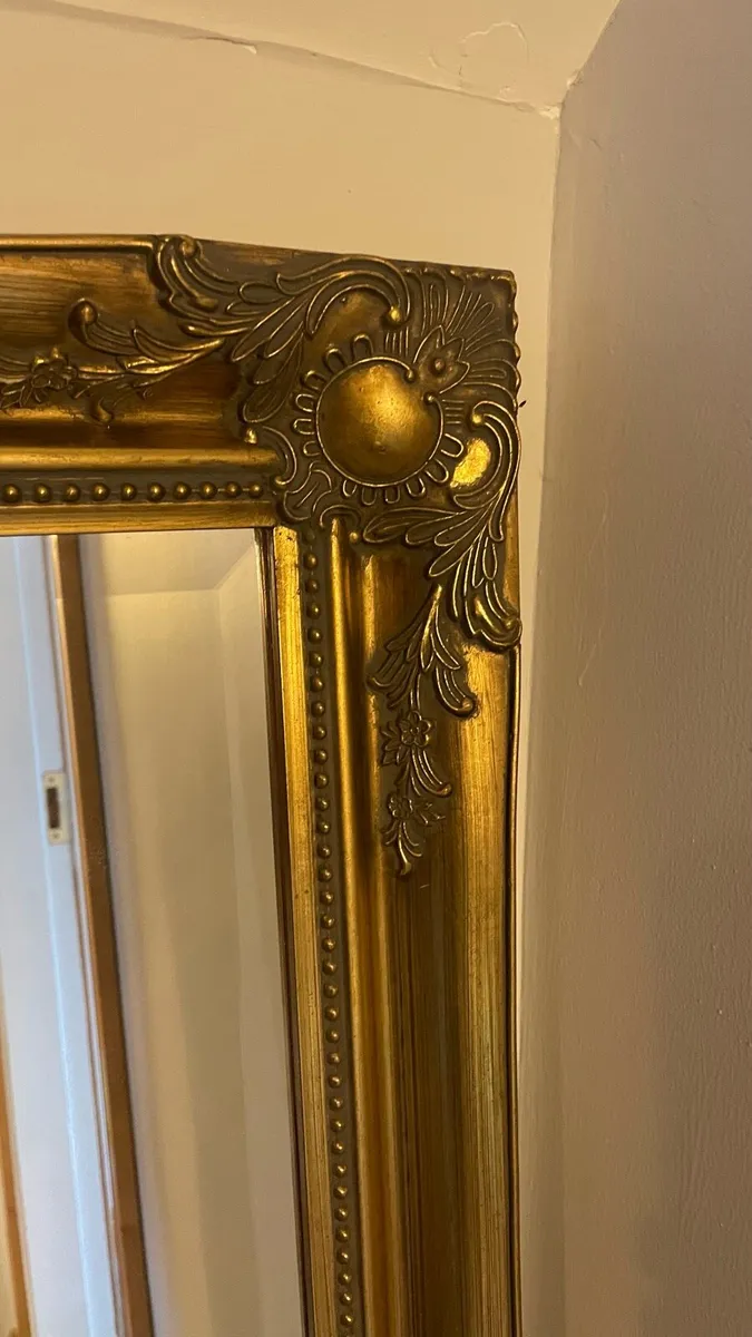 Large gold mirror - Image 4
