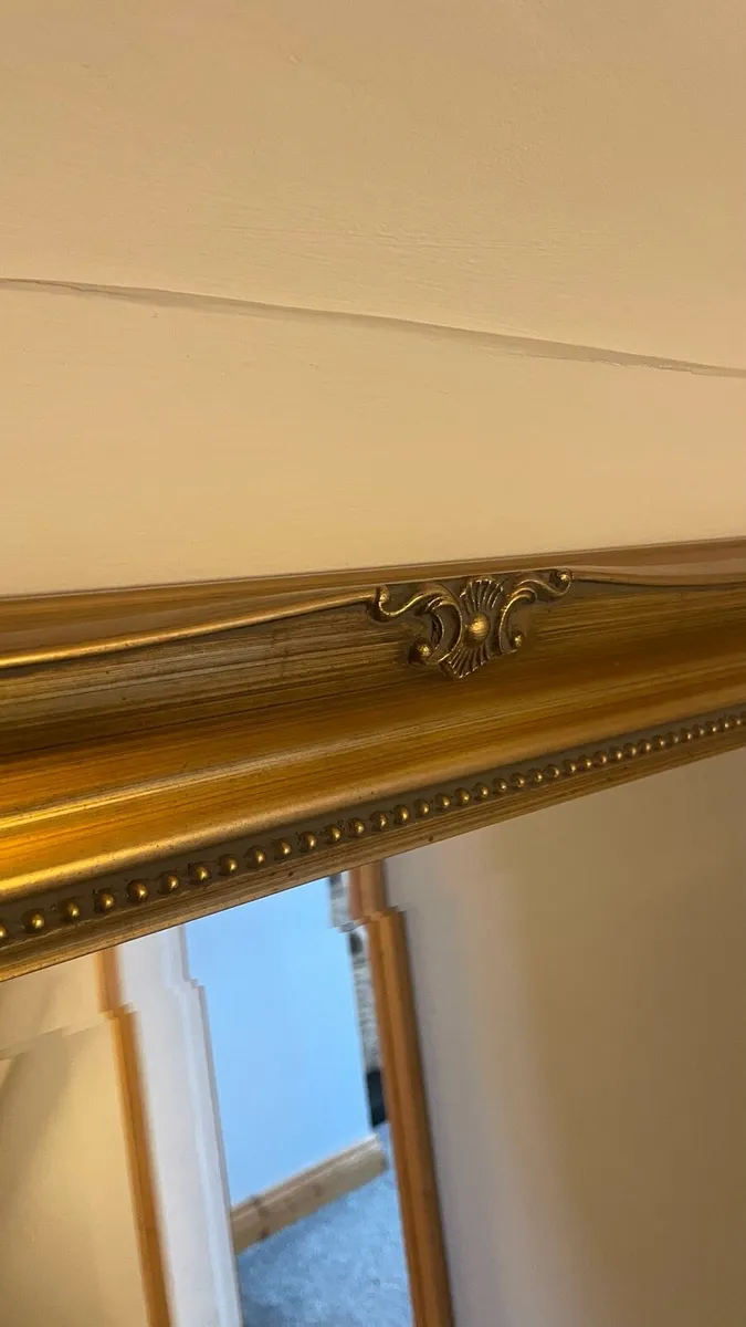 Large gold mirror - Image 3