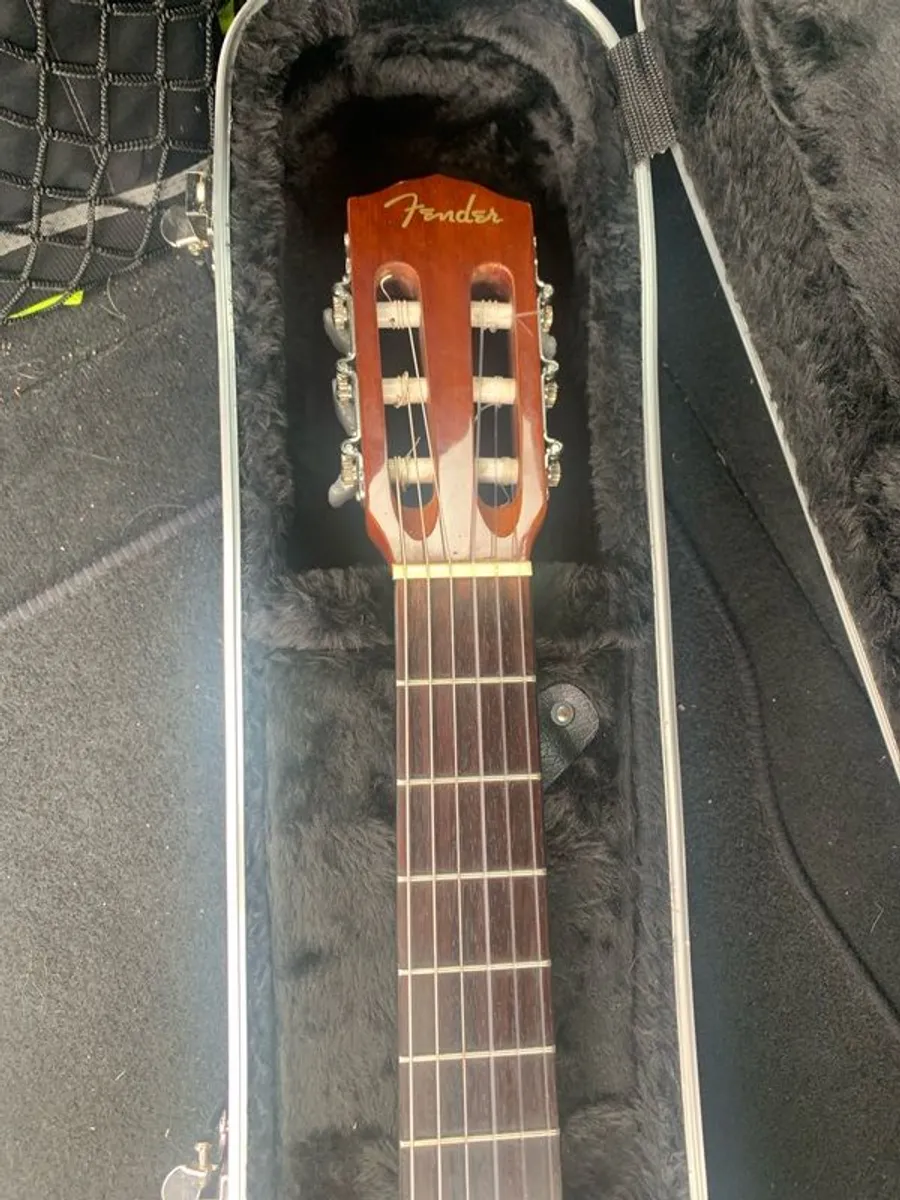 Fender Classical Guitar with preamp & new hardcase - Image 3