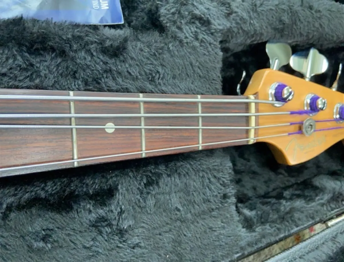 Fender USA Deluxe 50th anniversary P Bass 1996 - Image 3