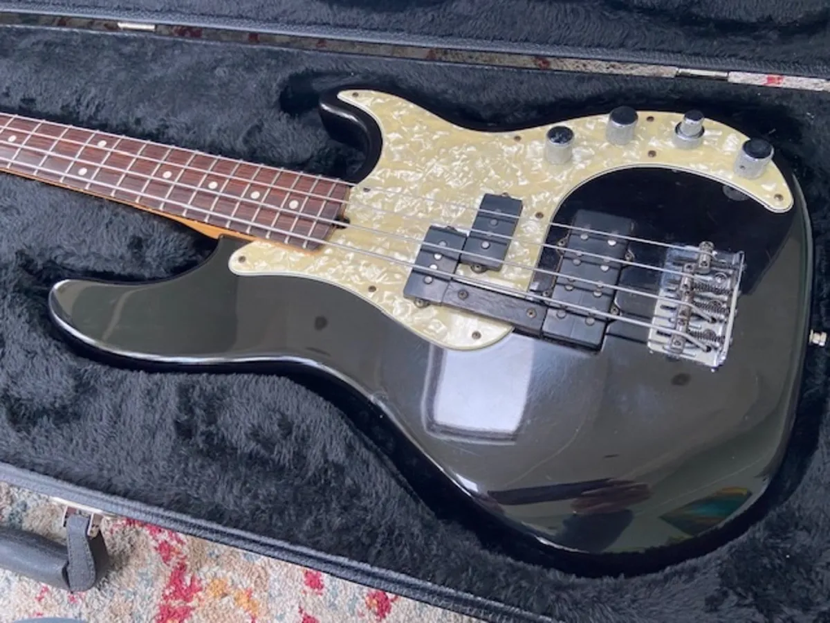 Fender USA Deluxe 50th anniversary P Bass 1996 - Image 4