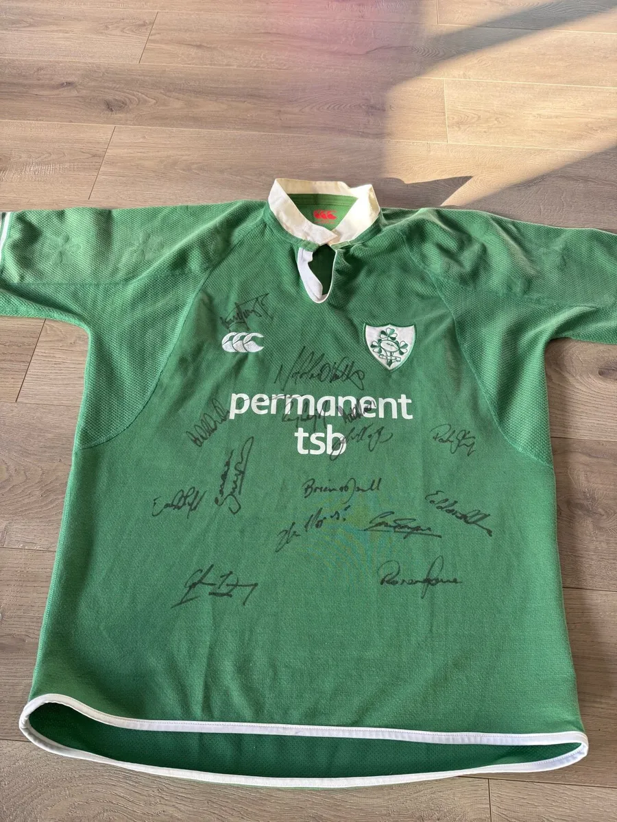 Ireland rugby jersey 2005 signed