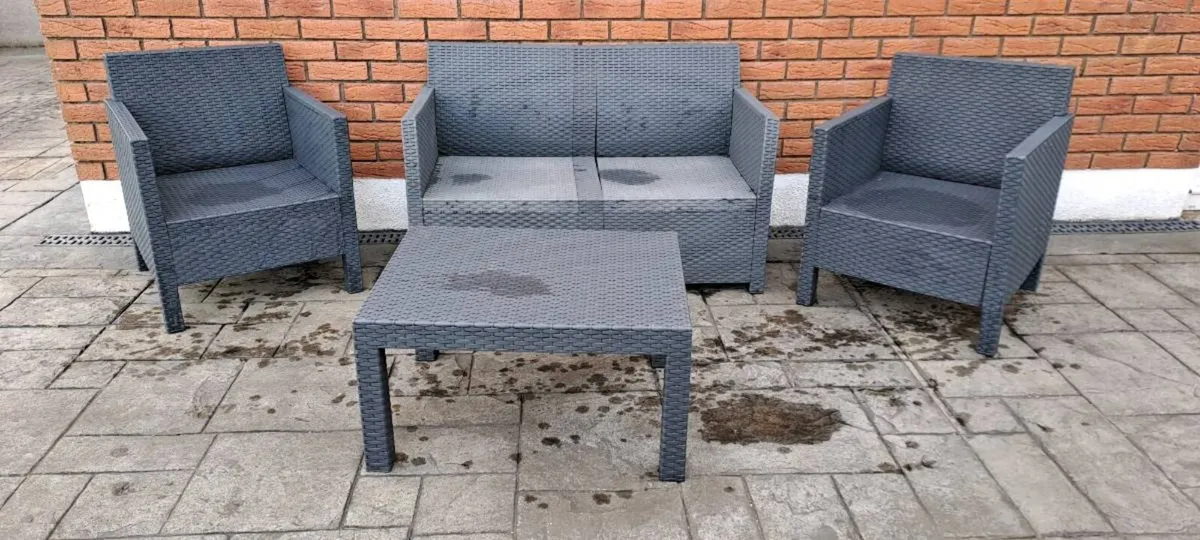 Garden furniture - Image 1