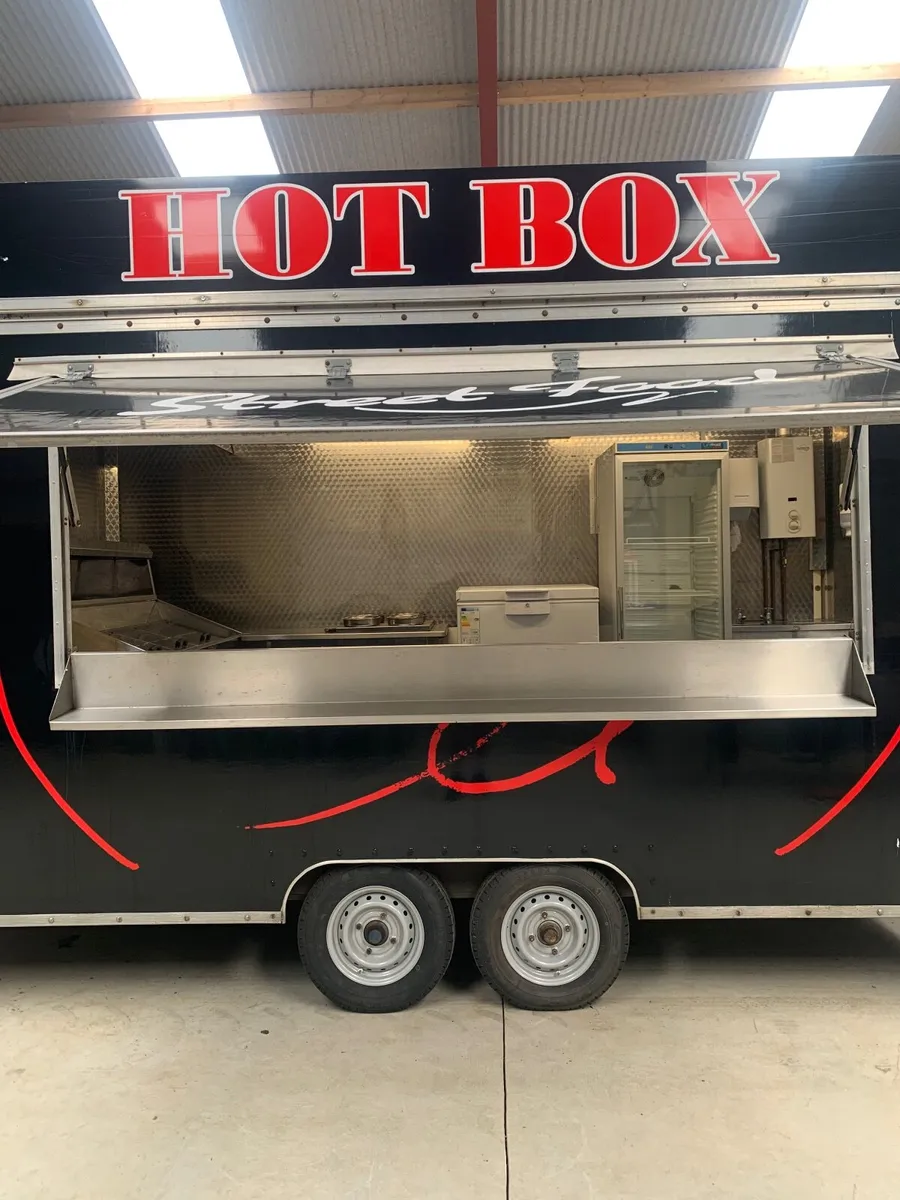 CATERING TRAILER/CHIP BURGER VAN/FOOD TRUCK - Image 3