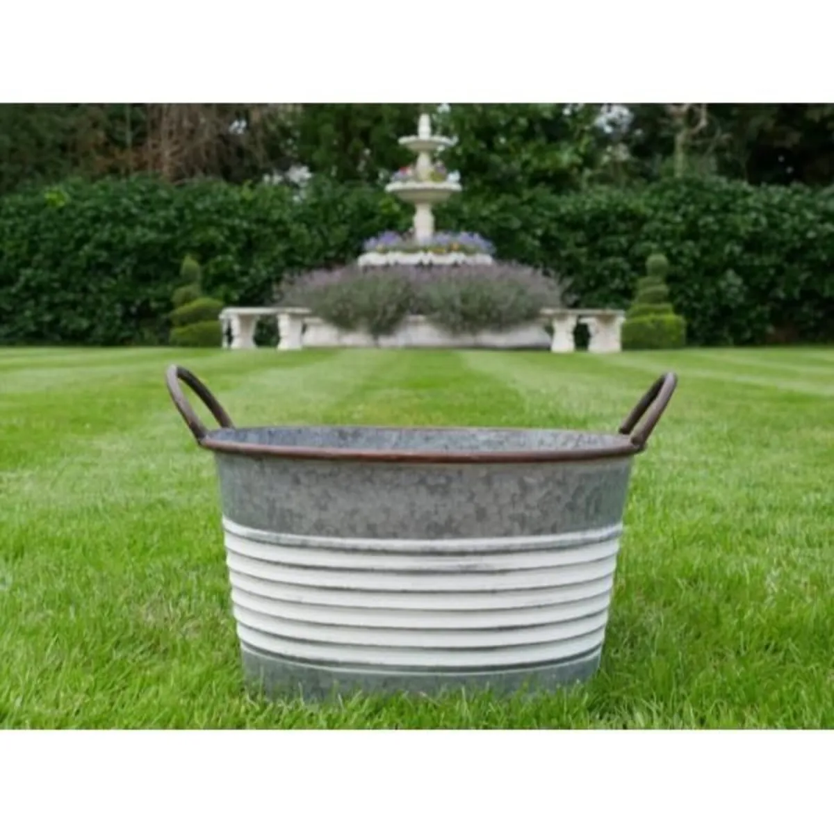 Planter D9483 - Image 1