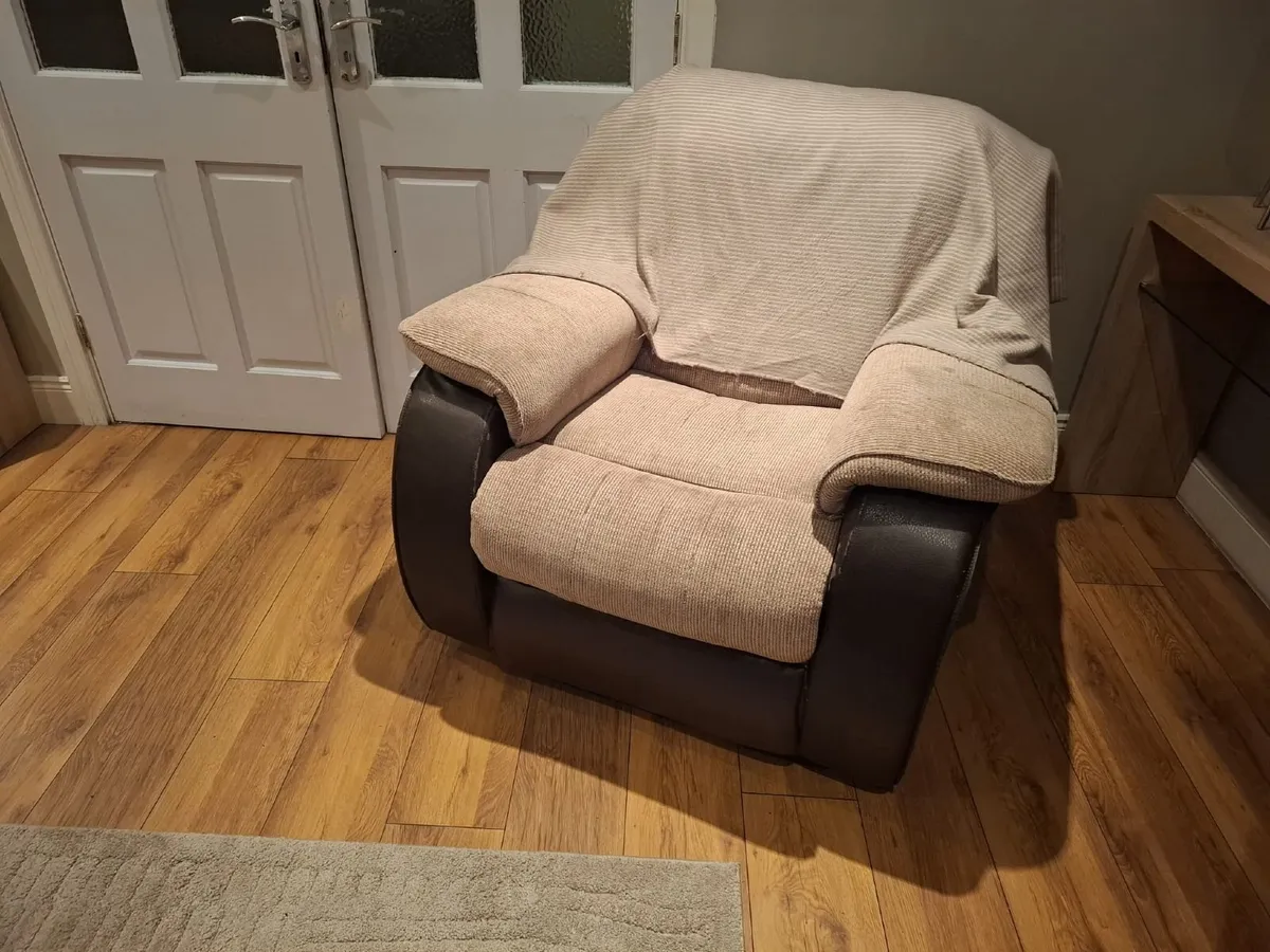 Couch - Image 3