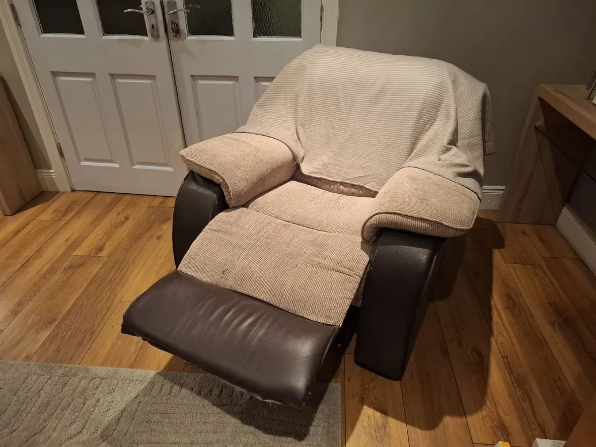 Couch - Image 4