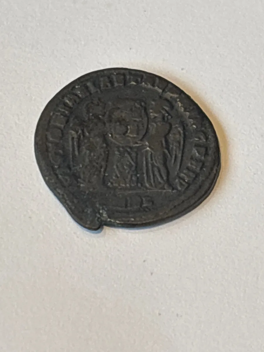 Bronze coin 319 AD - Image 1