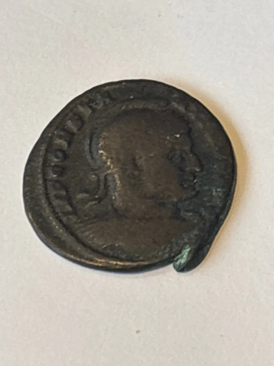 Bronze coin 319 AD - Image 2