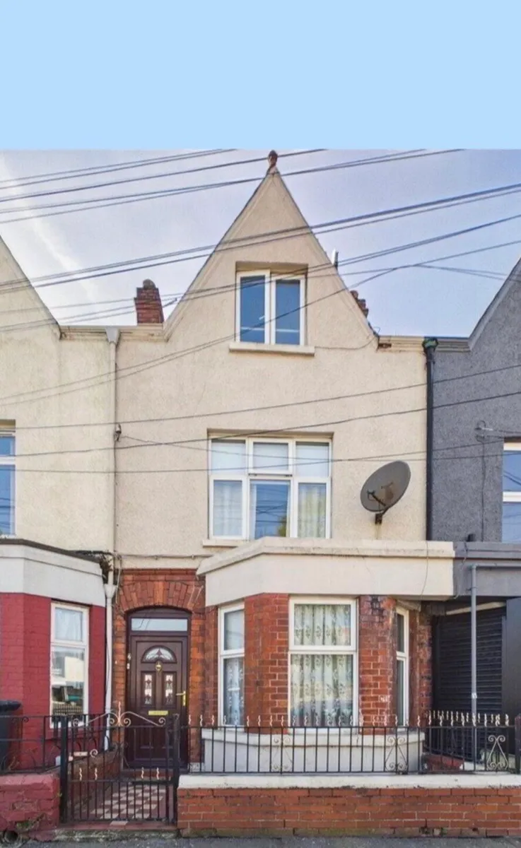 3 story house in Newry - Image 1