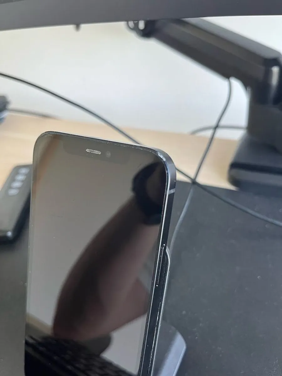 Iphone 12 - Image 2