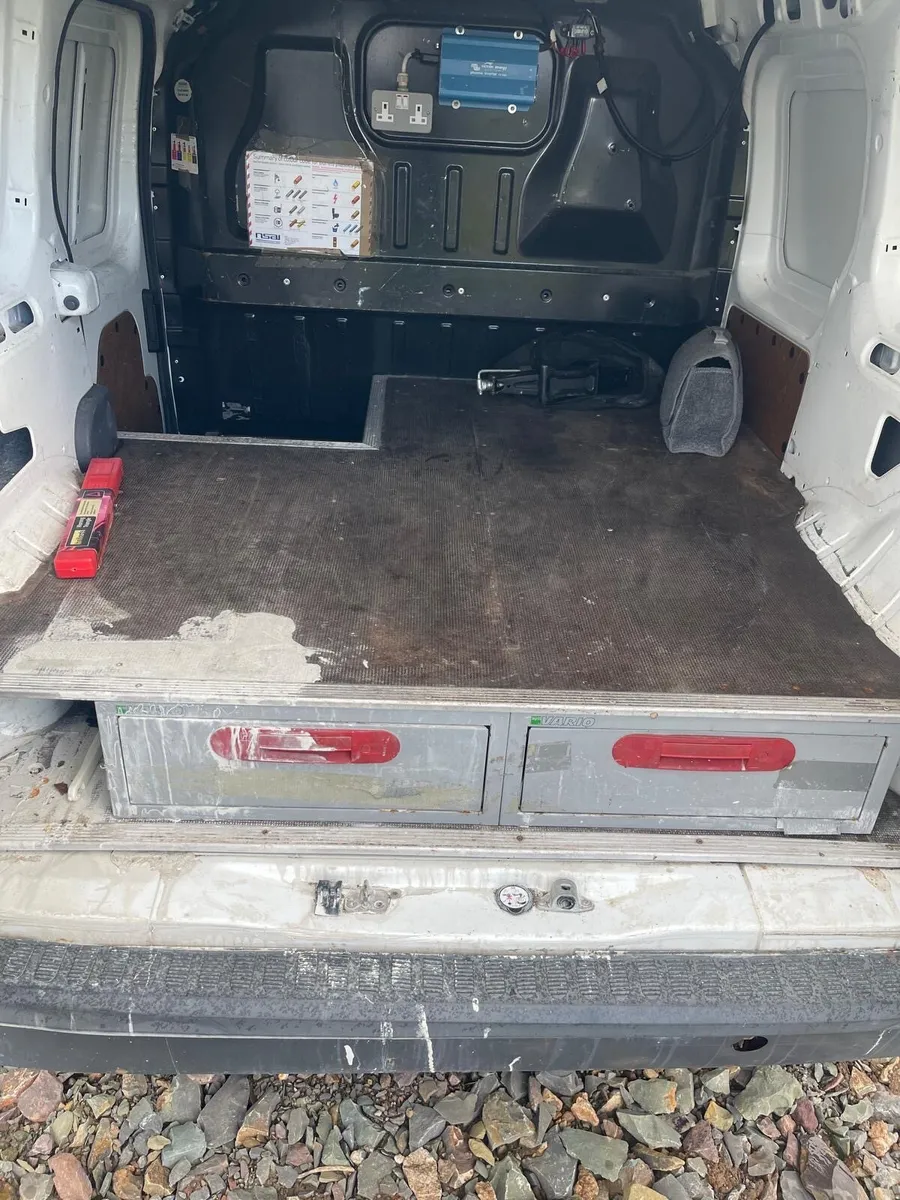 Ford Transit T200 - Image 2