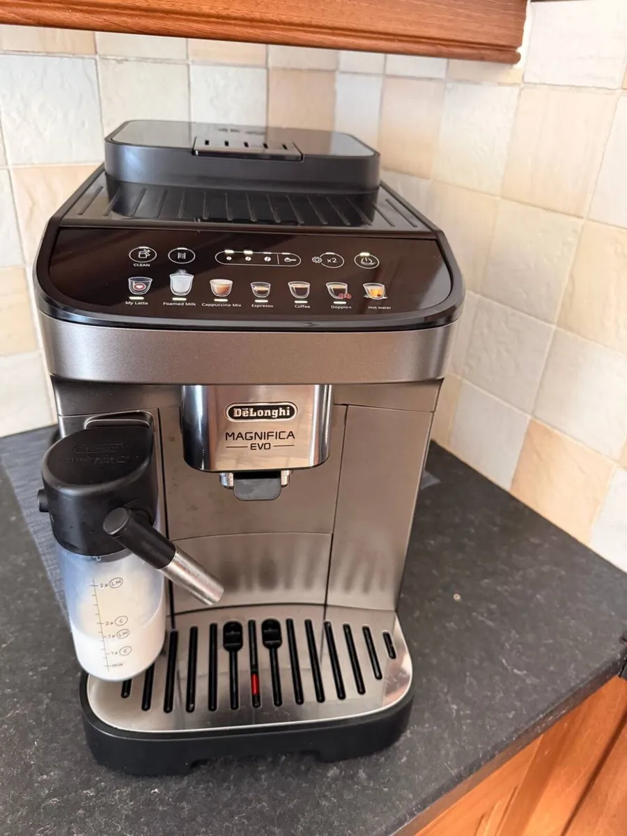 Delonghi Magnifica Evo - Image 1