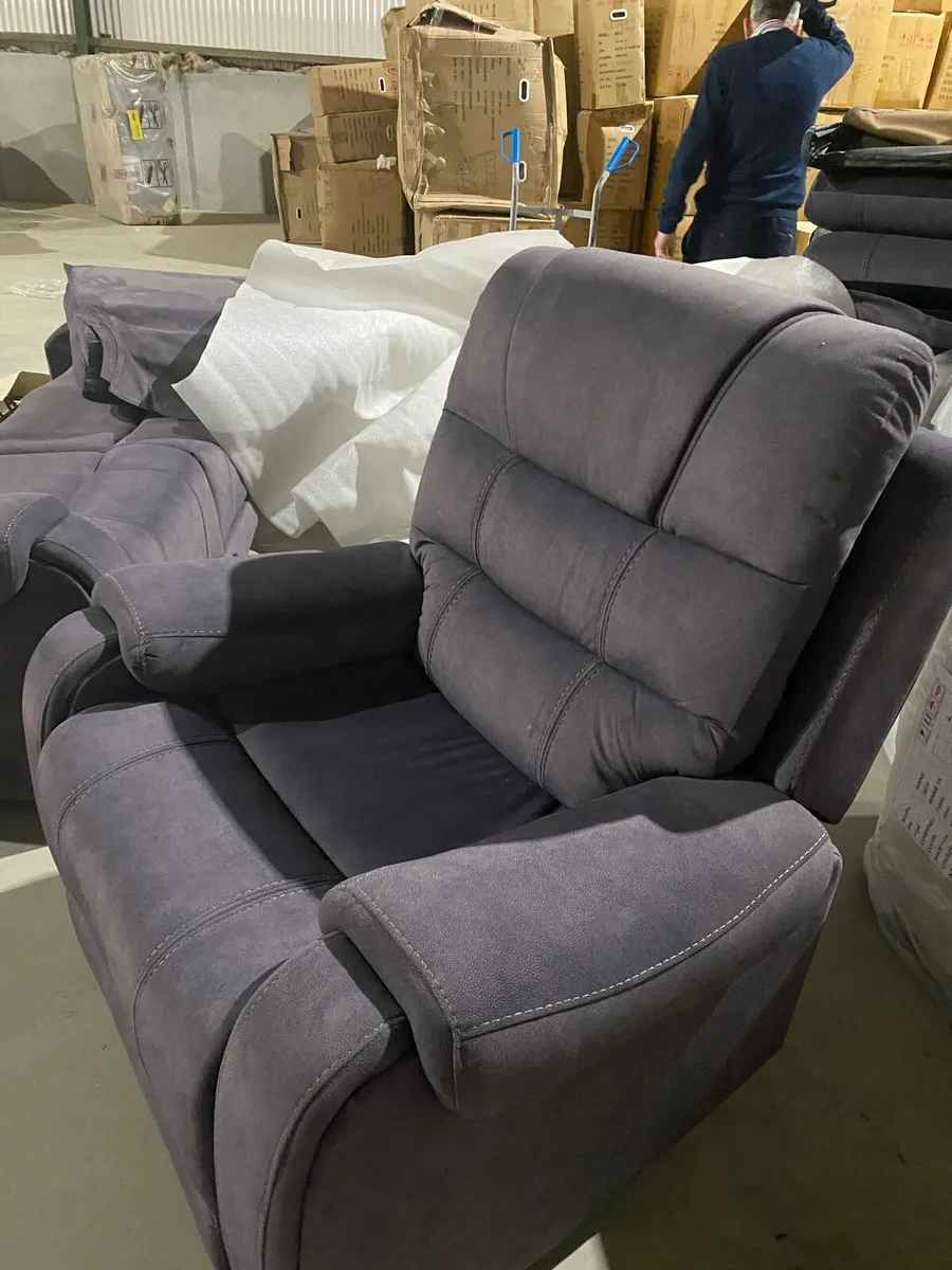 Sale clearance recliner arm chairs  bend new red - Image 1