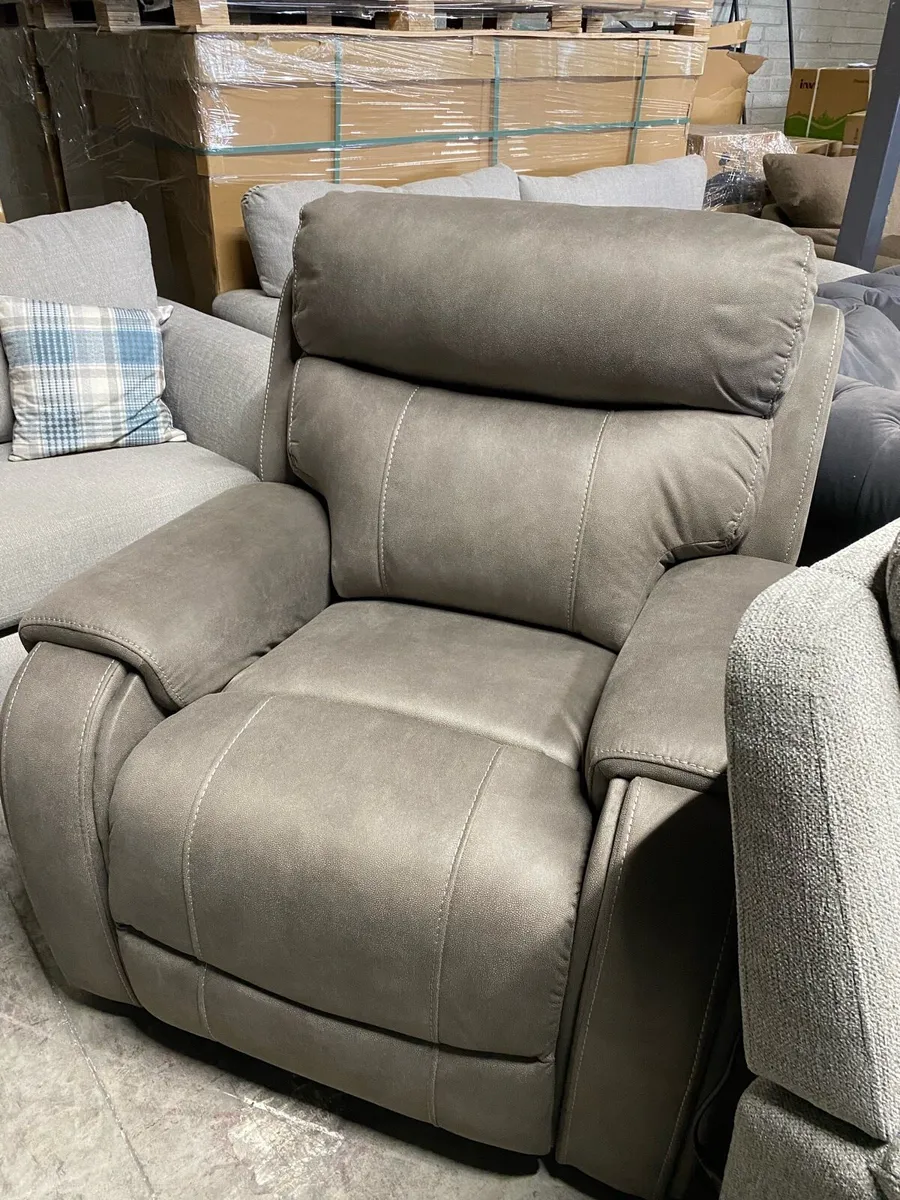 Sale clearance recliner arm chairs  bend new red - Image 3