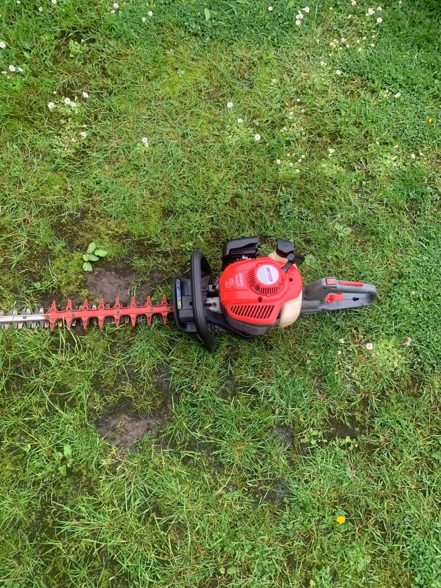 Hedge cutter - Image 1