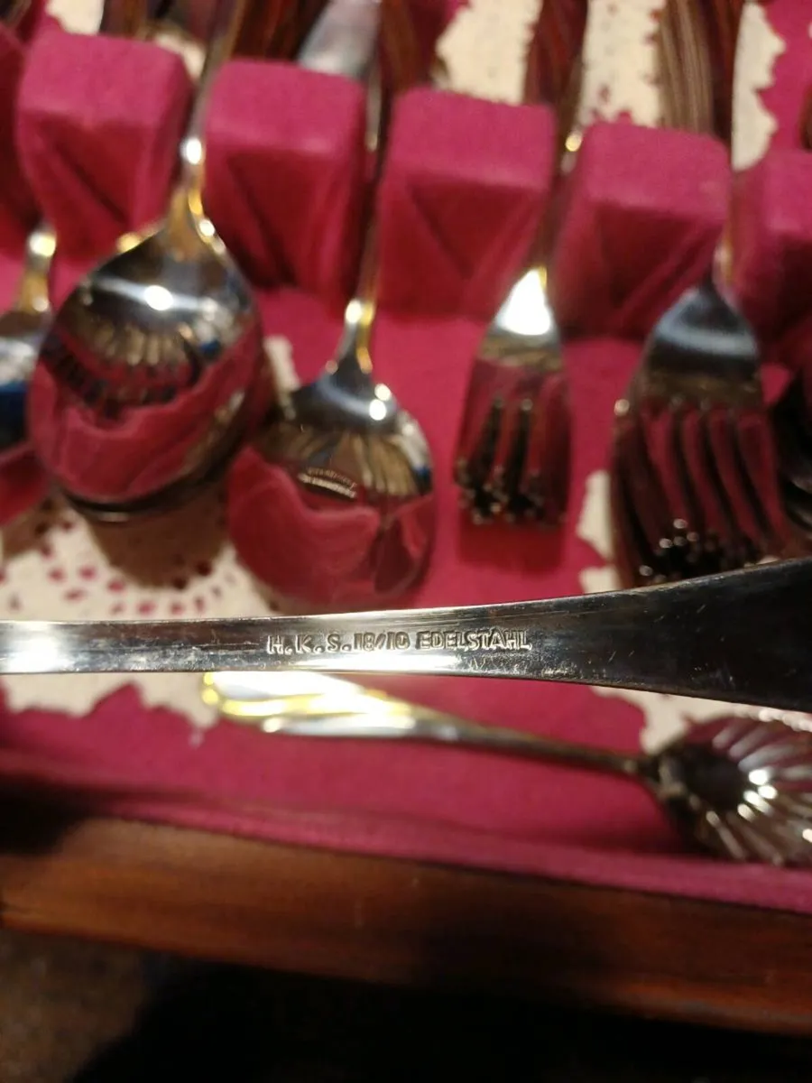 Vintage Oneida Silver Plated Cutlery Set - Image 4