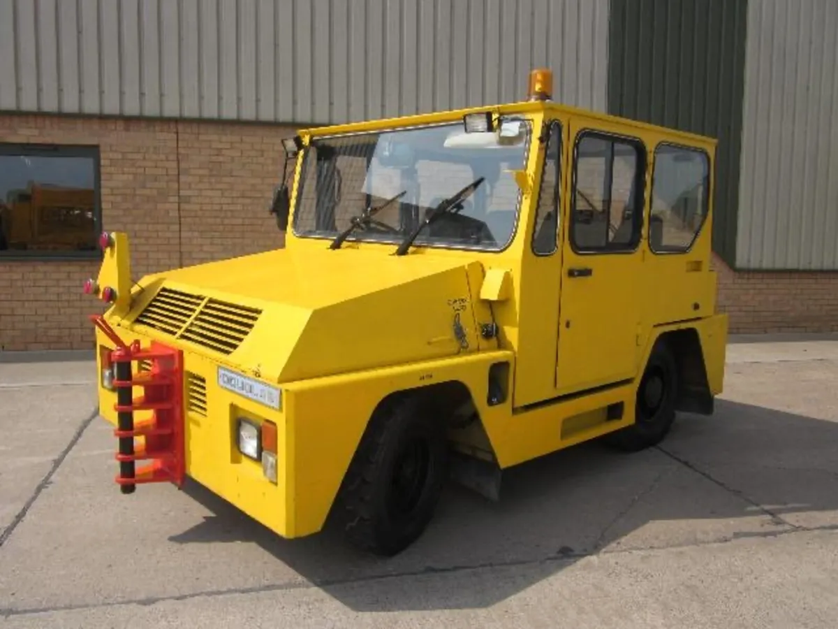 Tow tractors - Image 4