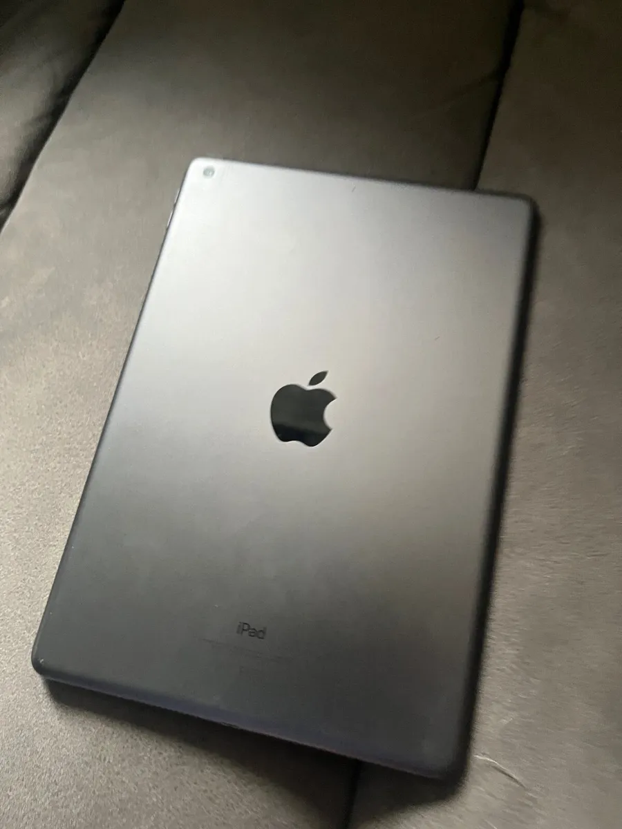 iPad 9th gen a2602 - Image 3
