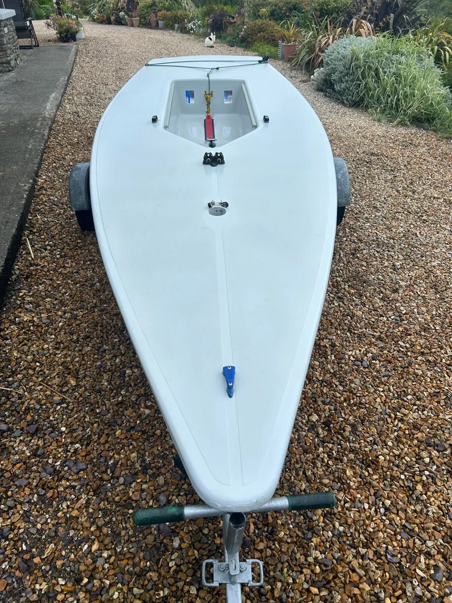 Laser 4.7 & Road trailer - Image 4