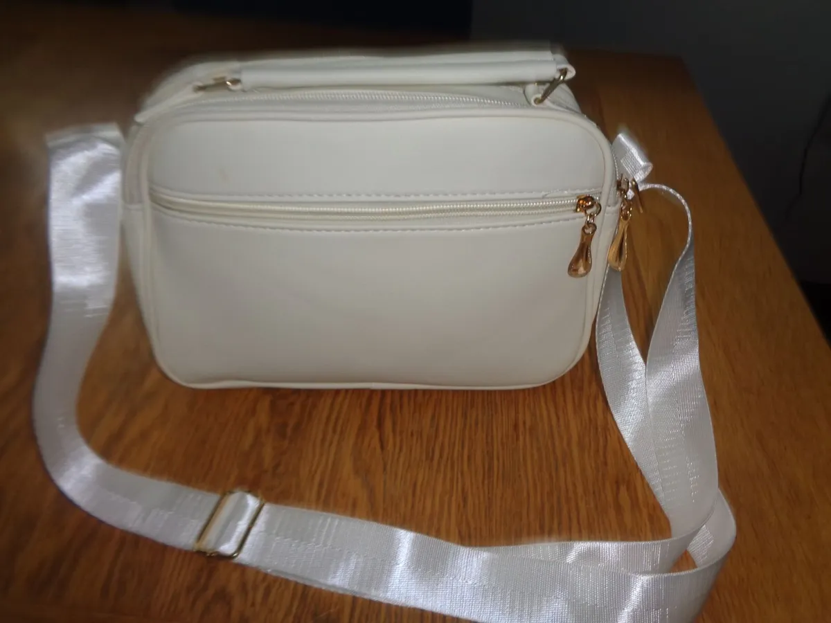 Ladies Handbag for Sale - Image 3