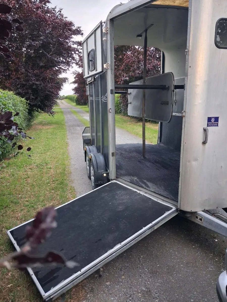 Iforwilliams 510 classic horse box. - Image 1