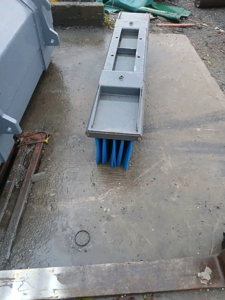 Forklift Sweep brush - Image 1