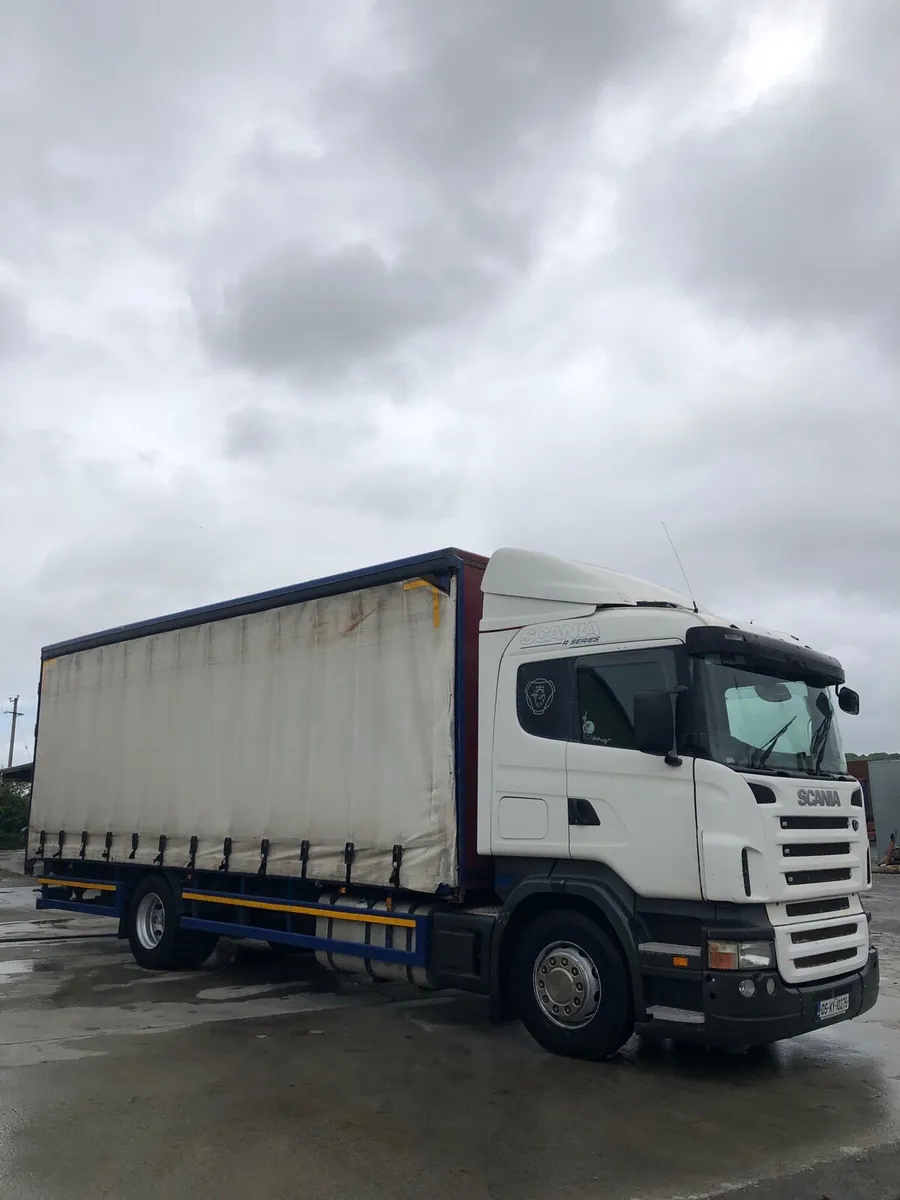 Scania curtain sider - Image 1