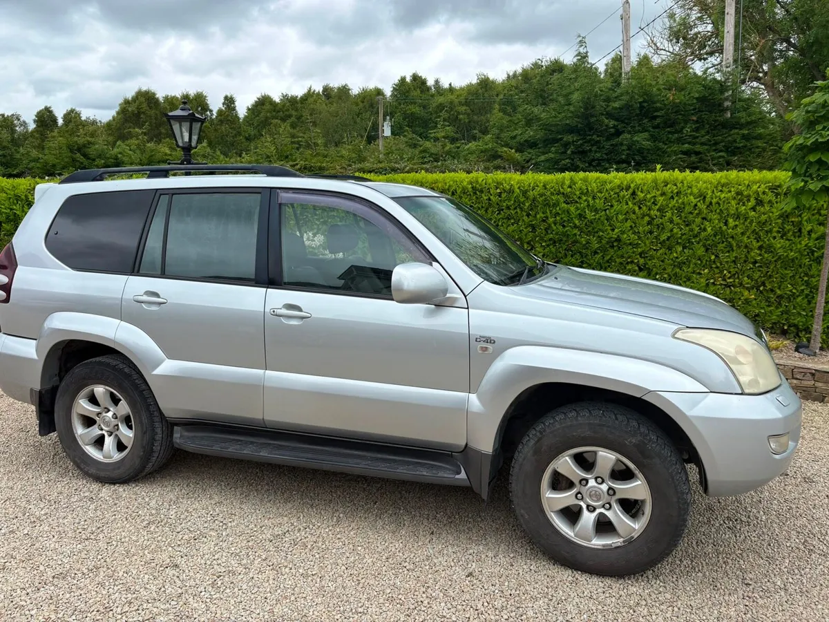 Toyota Land Cruiser 2006 - Image 2