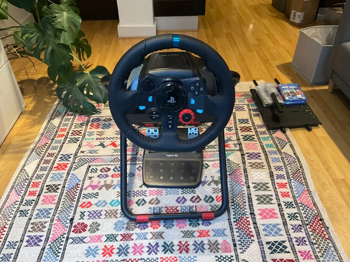 Logitech G29 Steering Wheel, with pedals and stand - Image 4