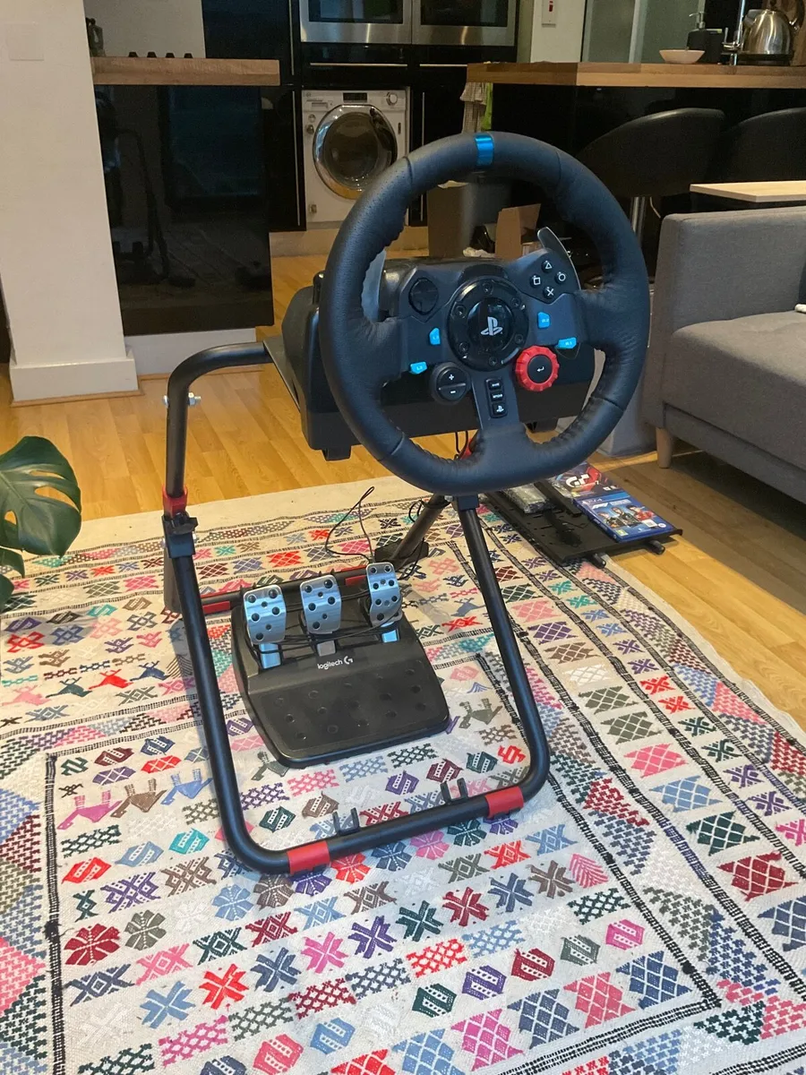 Logitech G29 Steering Wheel, with pedals and stand - Image 1