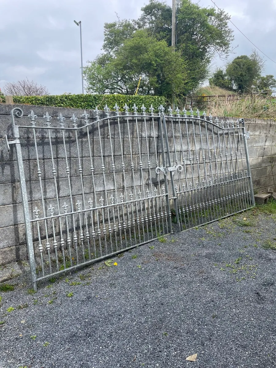 Gates - Image 1