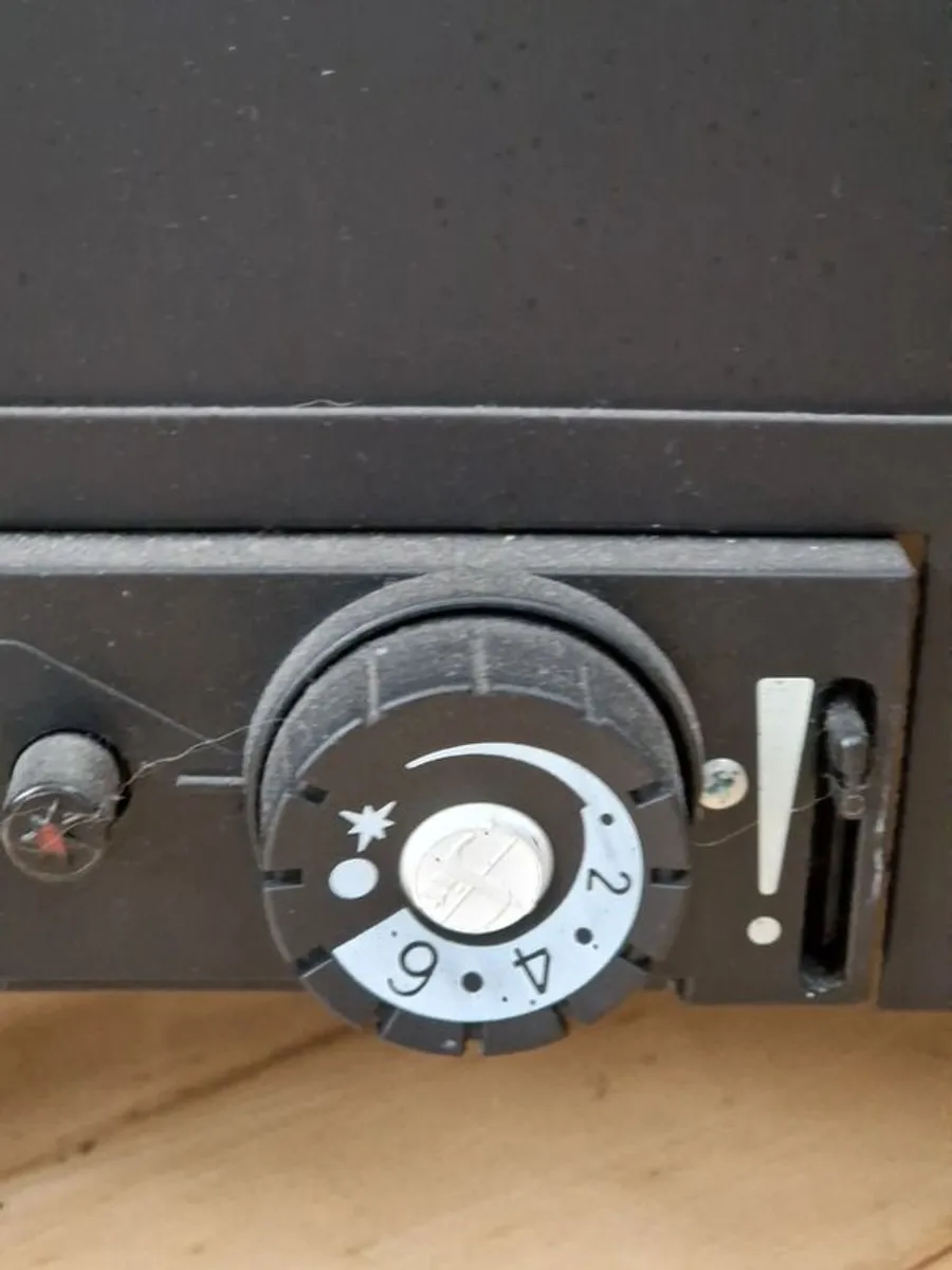 Flueless Gas Stove - Image 4