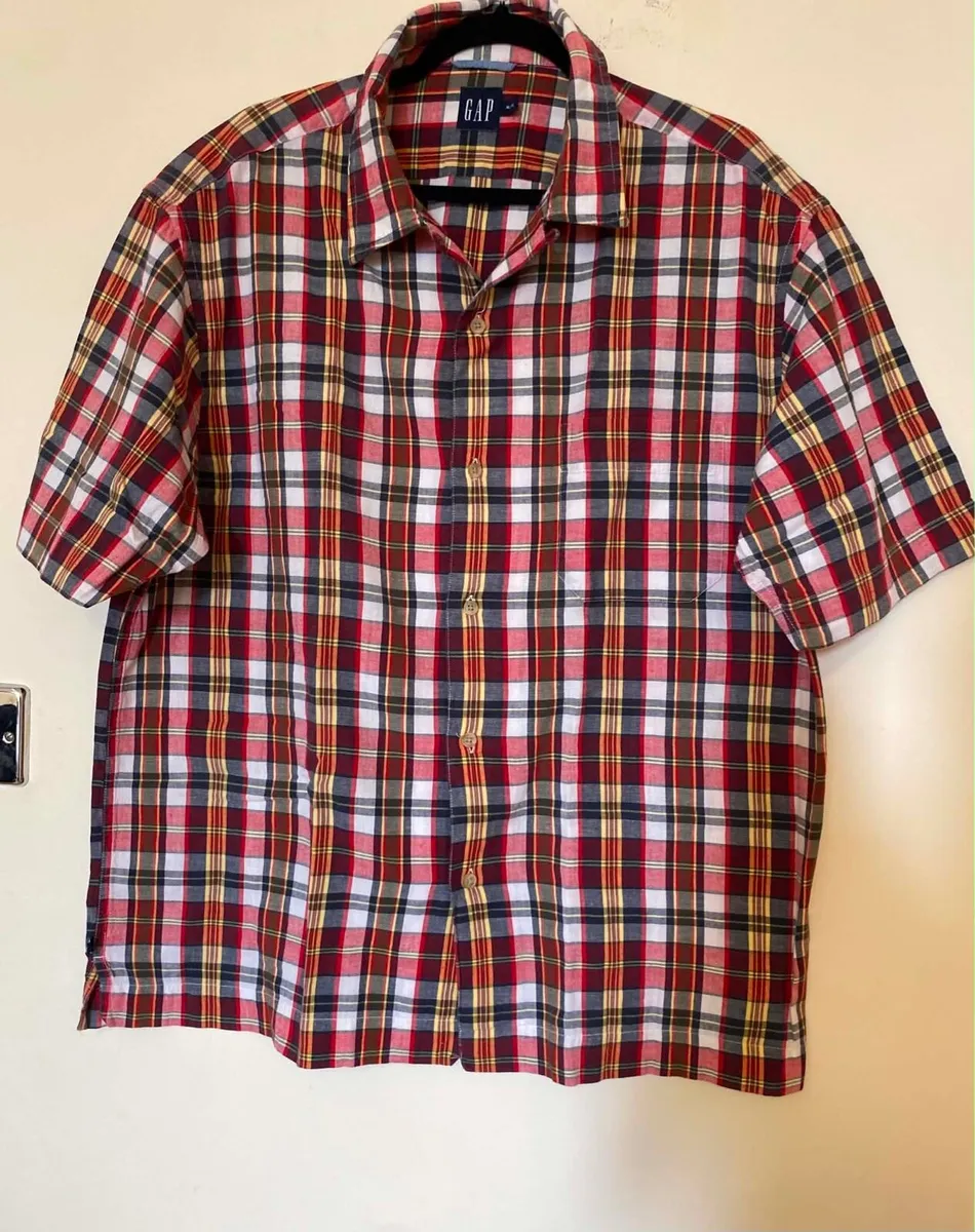 Gap short sleeve shirt- size XL - Image 1