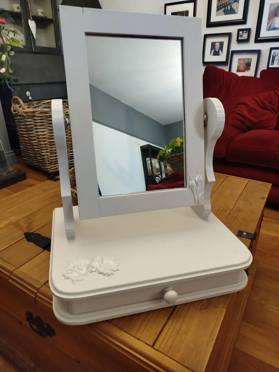 Dressing table mirror - Image 1
