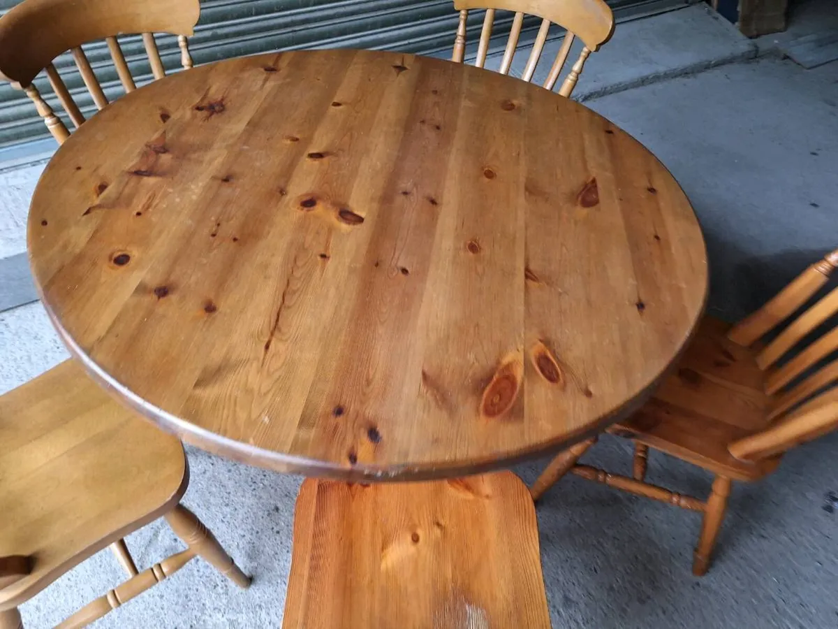 Solid Rustic Pine Round Table & 5 Chairs (DELIVERY - Image 2