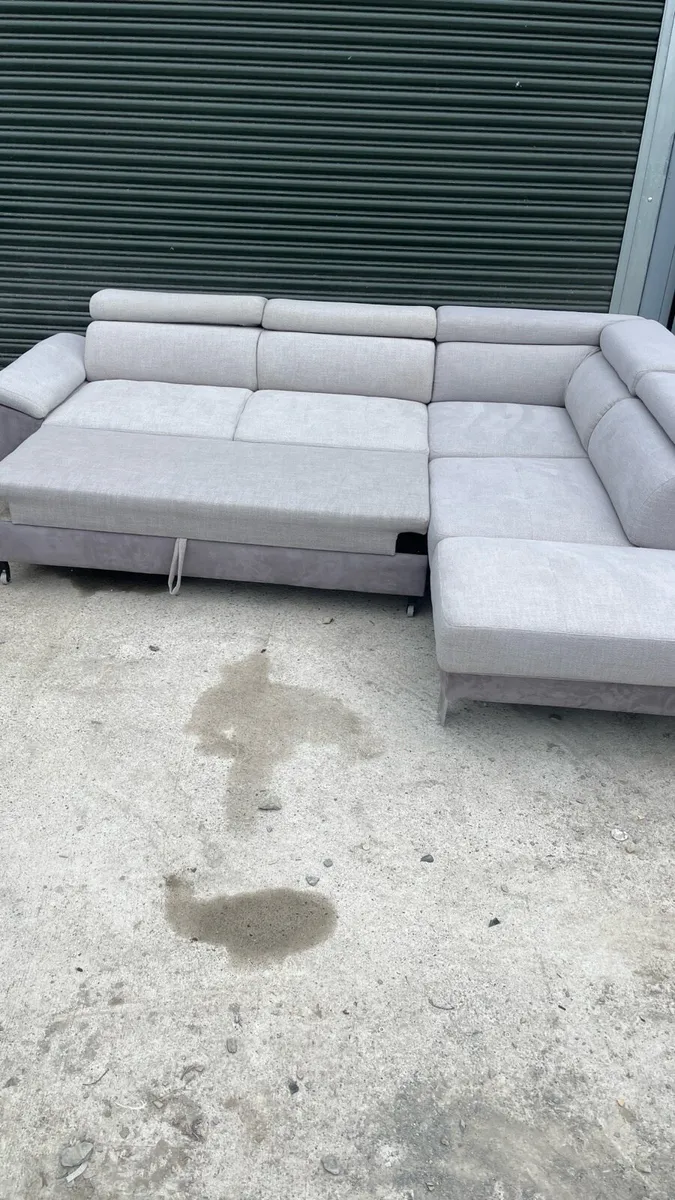 Large corner sofa/sofabed - Image 3