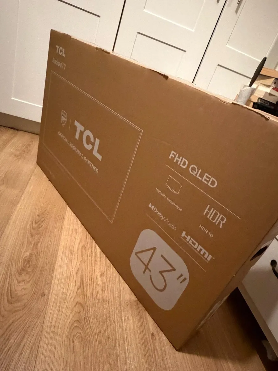 TCL FHD QLED TV sealed box - Image 2