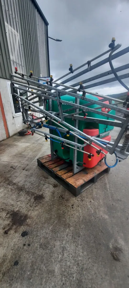 600 litre sprayer 12m boom - Image 2
