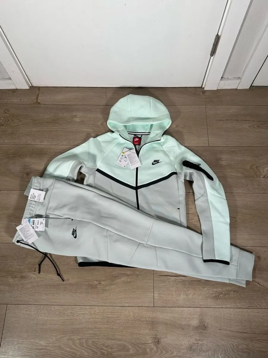 Nike tech tracksuit - Image 4