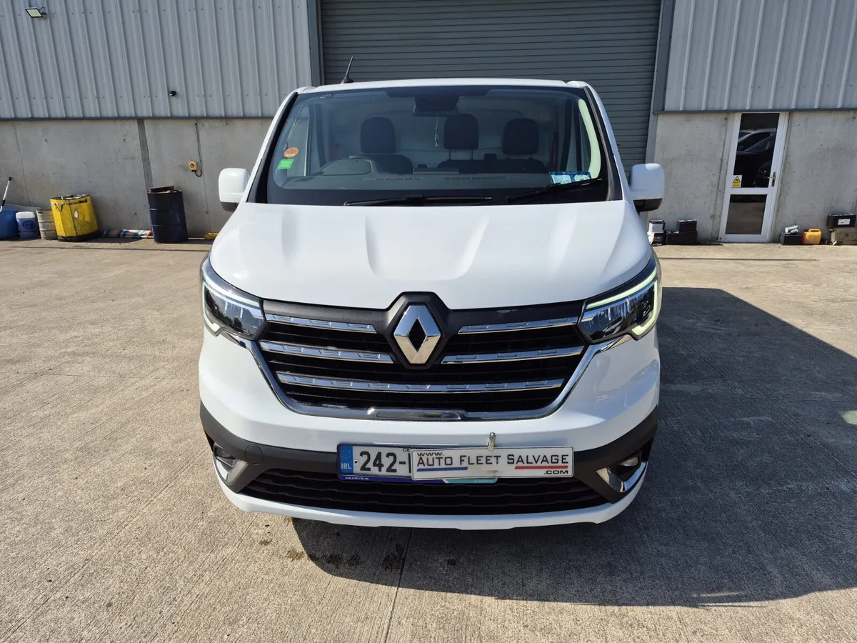 242  RENAULT TRAFFIC LWB 2.0 DCI 130 BHP - Image 2