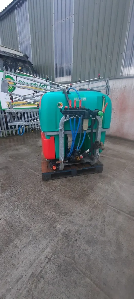 600 litre sprayer 12m boom - Image 1