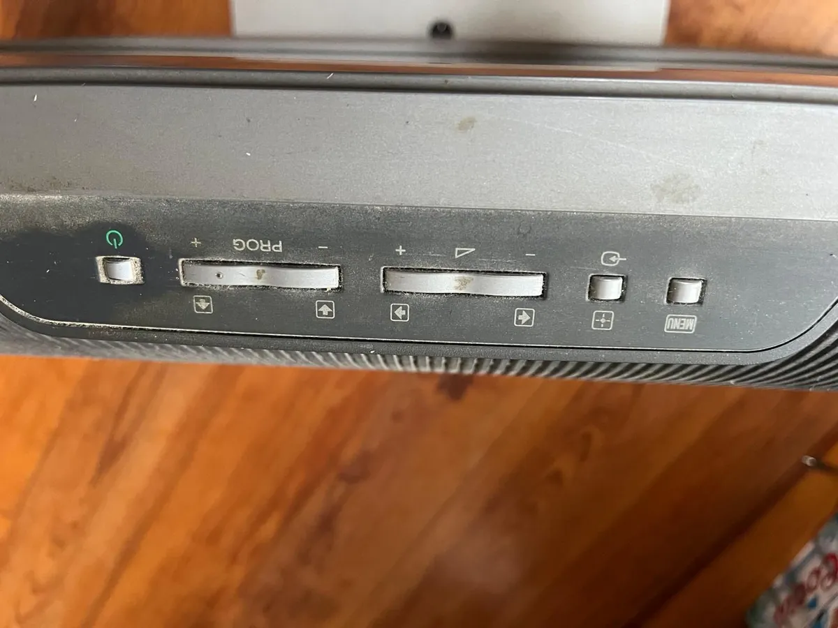 Sony 40 inch screen tv - Image 2
