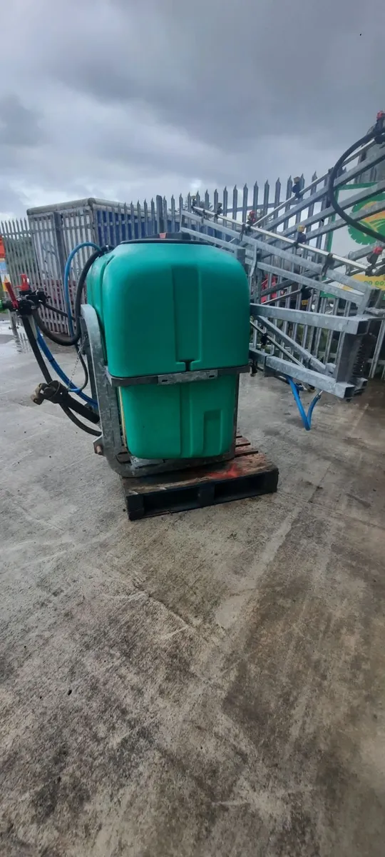 600 litre sprayer 12m boom - Image 3