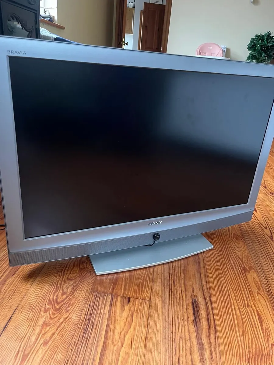 Sony 40 inch screen tv - Image 1