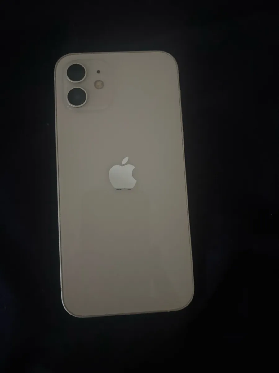 iPhone 12 - Image 2