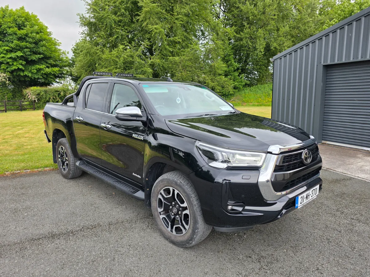 2021 Toyota Hilux Invincible.4 d4d - Image 1
